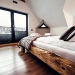 Laura - Luxury Z Jacuzzi Chalet *