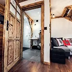 Laura - Luxury Z Jacuzzi Chalet *