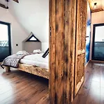 Laura - Luxury Z Jacuzzi Chalet
