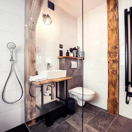 Laura - Luxury Z Jacuzzi Σαλέ